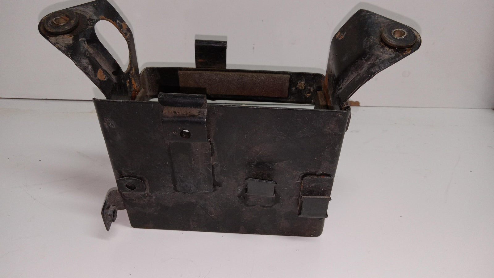 1993 SUZUKI KATANA 600 OEM REAR BACK TAIL UNDERTAIL BATTERY TRAY 