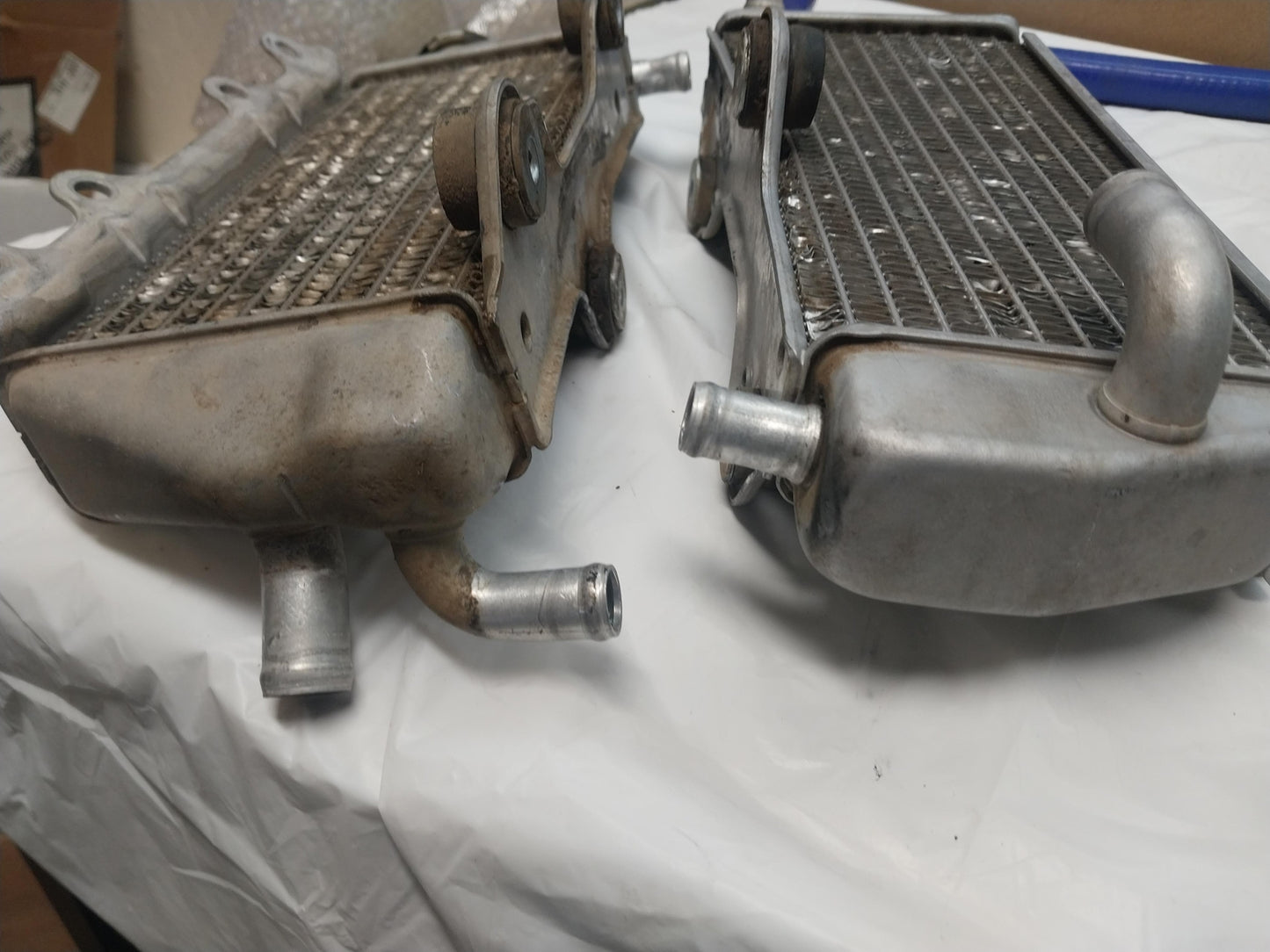 2002 YAMAHA YZ250F LEFT RIGHT ENGINE MOTOR COOLING COOLER RADIATOR