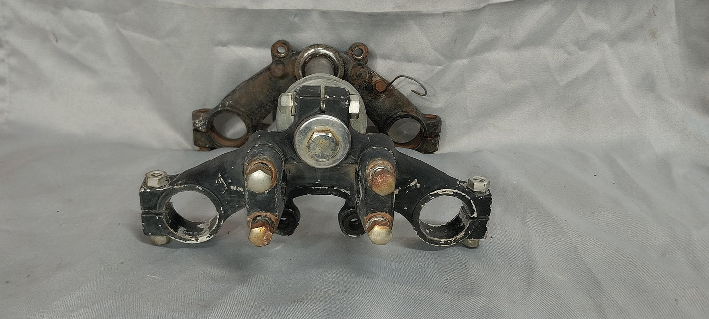 1971 KAWASAKI F8 FRONT FORKS LOWER UPPER TRIPLE TREE STEM CLAMP