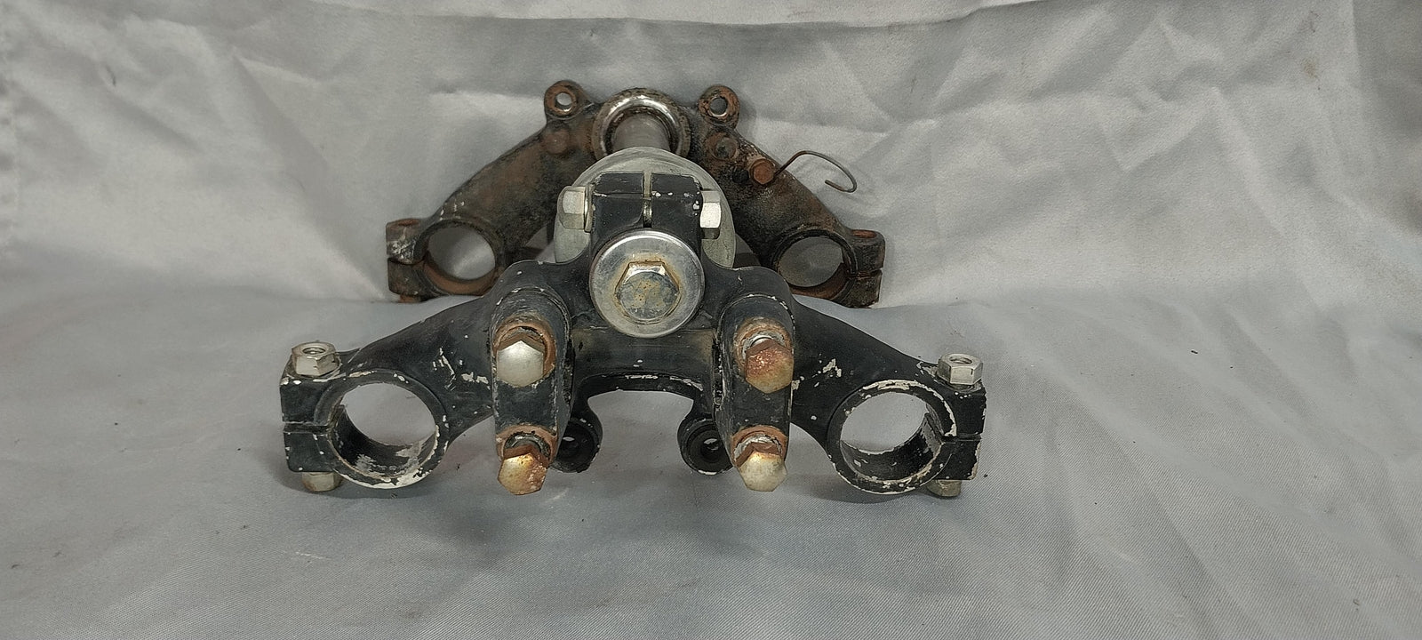 1971 KAWASAKI F8 FRONT FORKS LOWER UPPER TRIPLE TREE STEM CLAMP