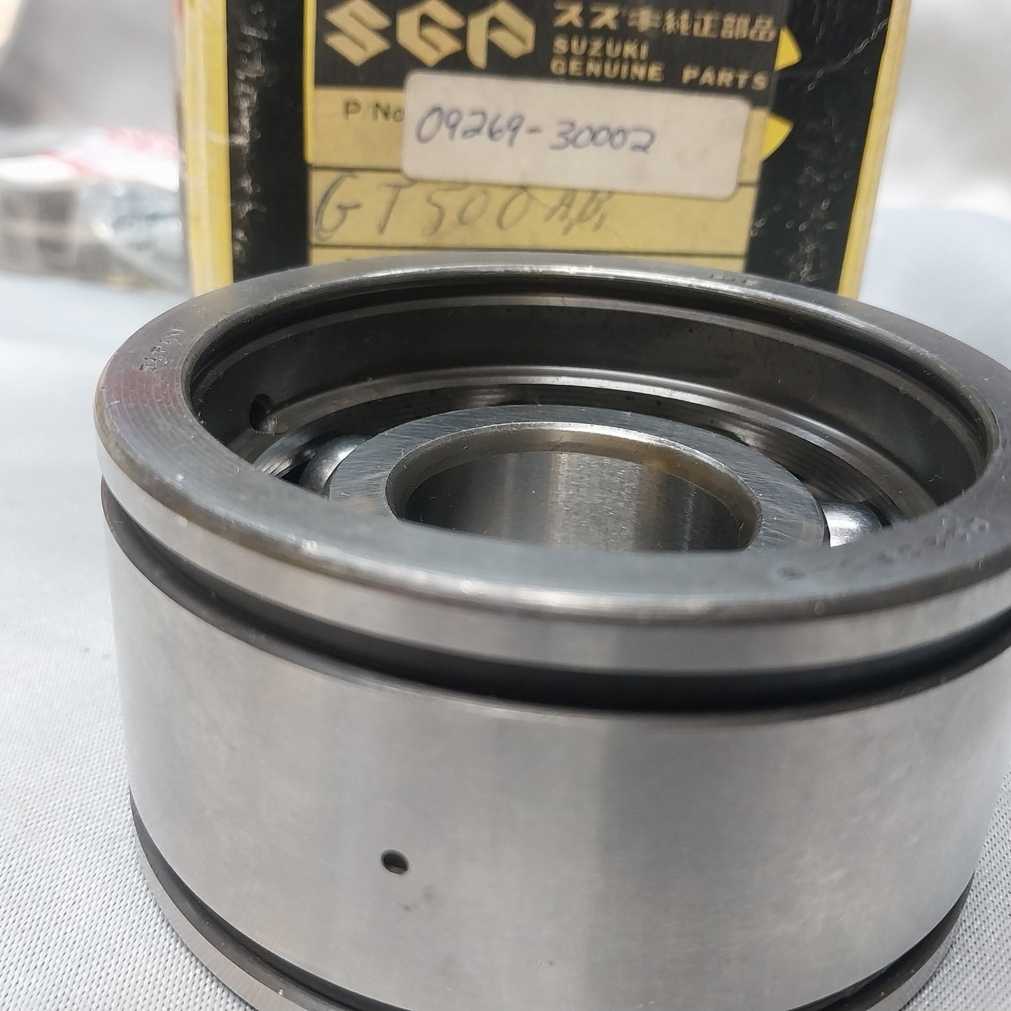  SUZUKI 09269-30002 CRANKSHAFT  BEARING, MIDDLE | A,B