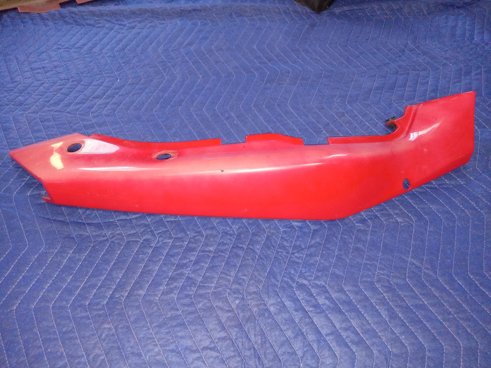 1995 SUZUKI  BANDIT 600 PLASTIC REAR RED RIGHT REAR FAIRING COWL SHROUD