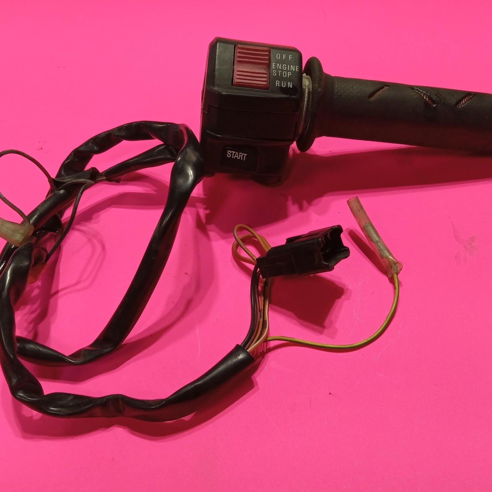 1995 SUZUKI  BANDIT 600 OEM RIGHT CLIP ON HANDLEBAR W SWITCHES