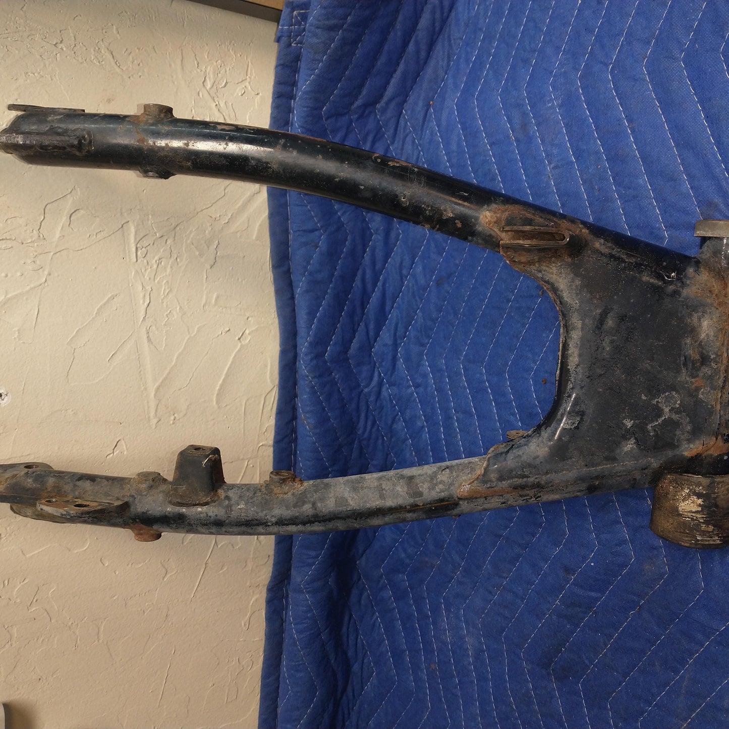 1974 YAMAHA DT175 OEM SWINGARM SWING ARM SUSPENSION