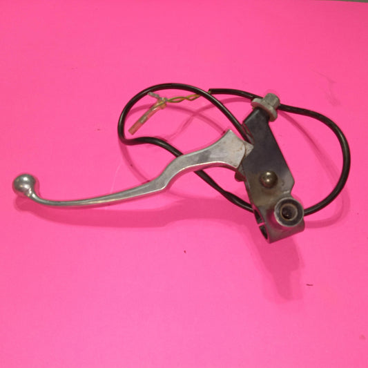 1995 SUZUKI  BANDIT 600 OEM CLUTCH PERCH MOUNT WITH LEVER 
