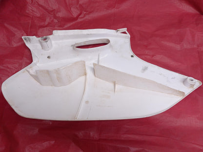 1998 YAMAHA YZ400 OEM WHITE  SIDE FAIRING COWL FAIRING COVER
