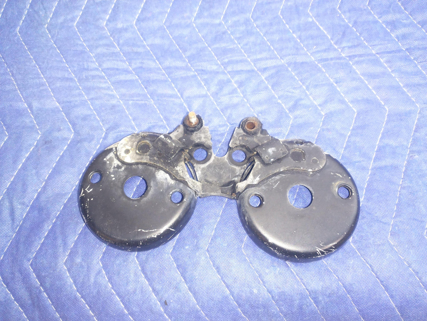 1974 YAMAHA DT175  IGNITION/ TACHOMETER MOUNT 