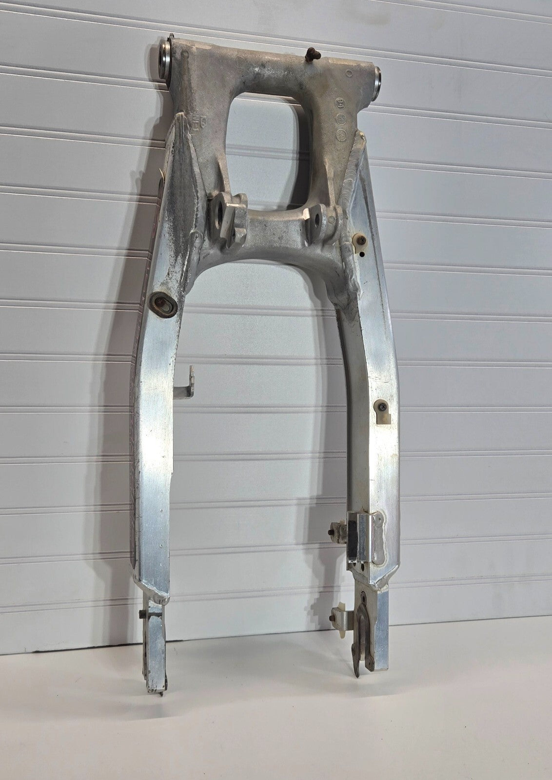 1991 - 1996 Honda XR250L Rear Swingarm Wheel Mount Frame