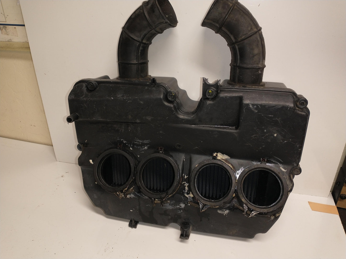 HONDA CBR900 OEM AIRBOX FILTER BOX W/ BOOTS 4FM-14401-10-00