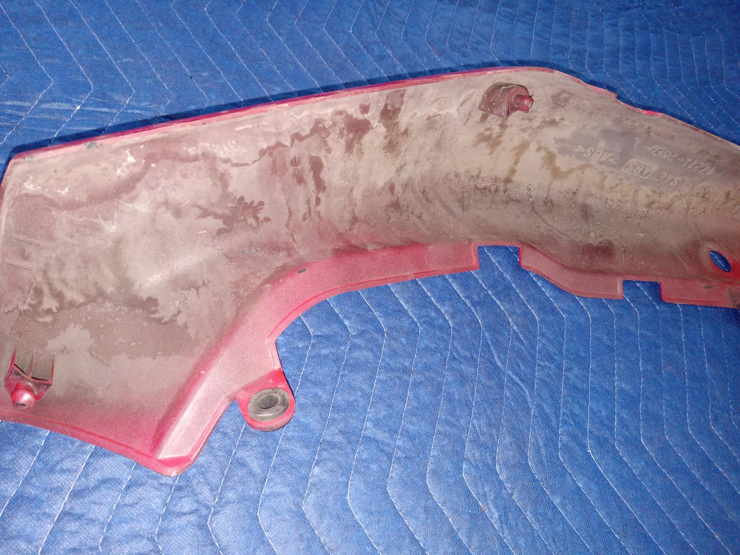 1995 SUZUKI  BANDIT 600 LEFT OEM PLASTIC REAR RED LEFT REAR BACK TAIL FAIRING
