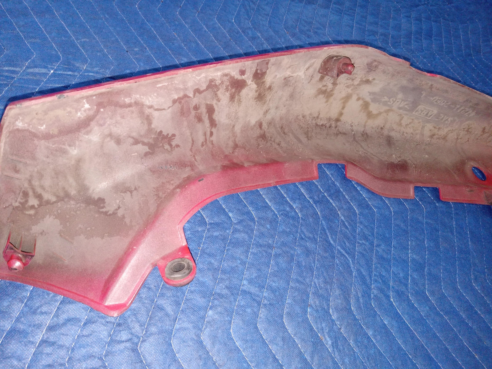 1995 SUZUKI  BANDIT 600 LEFT OEM PLASTIC REAR RED LEFT REAR BACK TAIL FAIRING