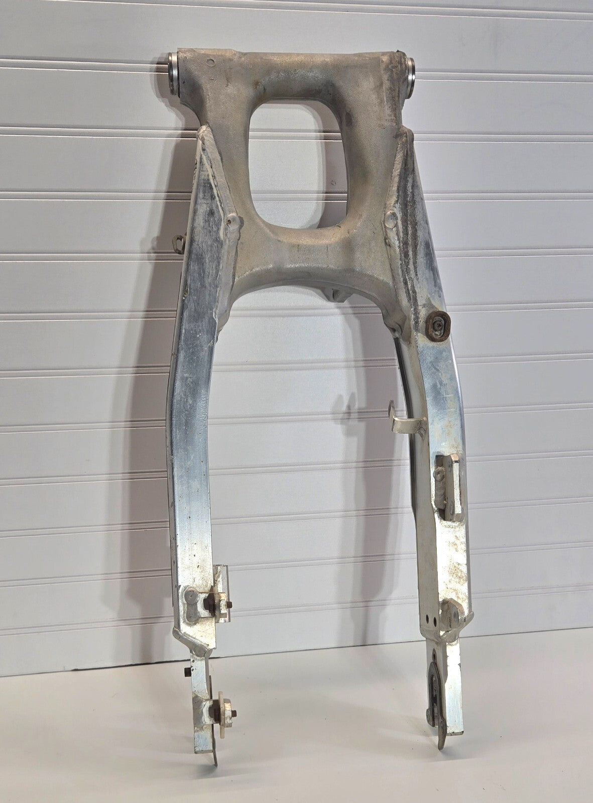 1991 - 1996 Honda XR250L Rear Swingarm Wheel Mount Frame