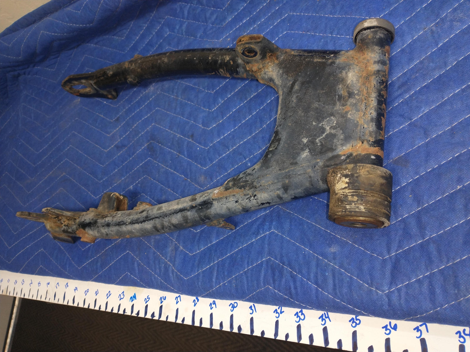 1974 YAMAHA DT175 OEM SWINGARM SWING ARM SUSPENSION