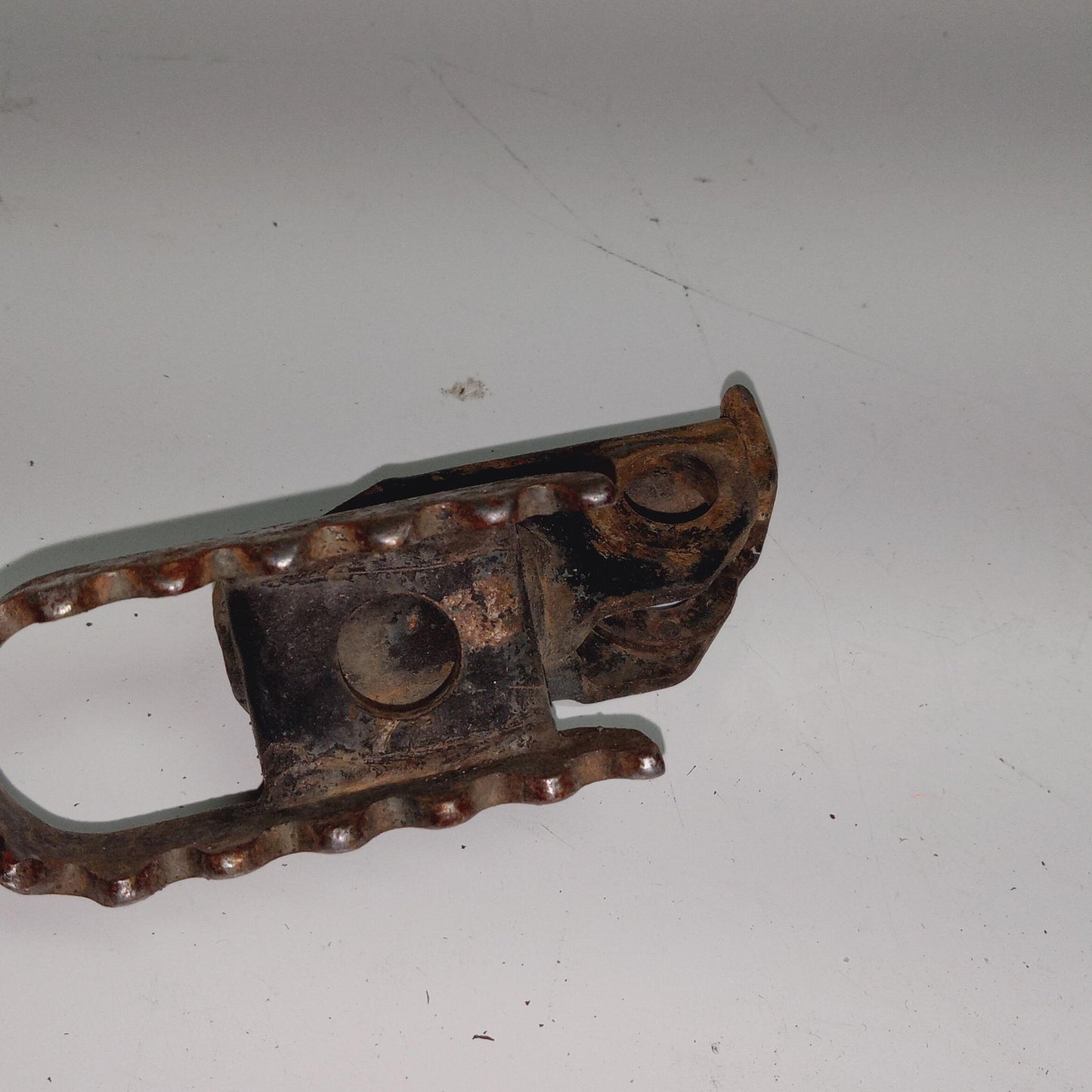 1981 SUZUKI PE250 OEM  FOOT REST