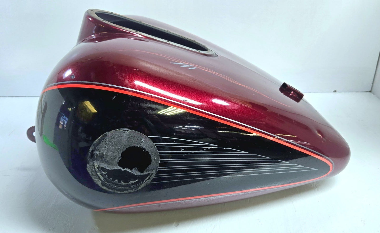 OEM Harley -Davidson 1998-99 FLHTCUI Electra Ultra Road Gas Tank