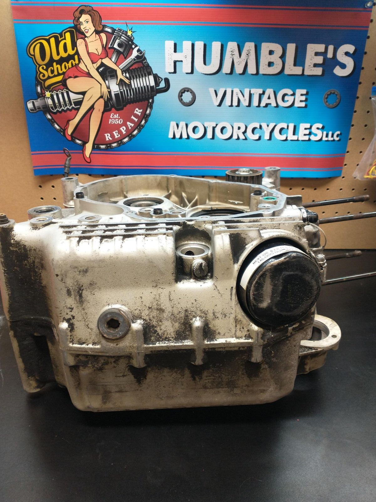 1995 DUCATI M900 MONSTER ENGINE MOTOR CRANKCASE CRANK CASES BLOCK