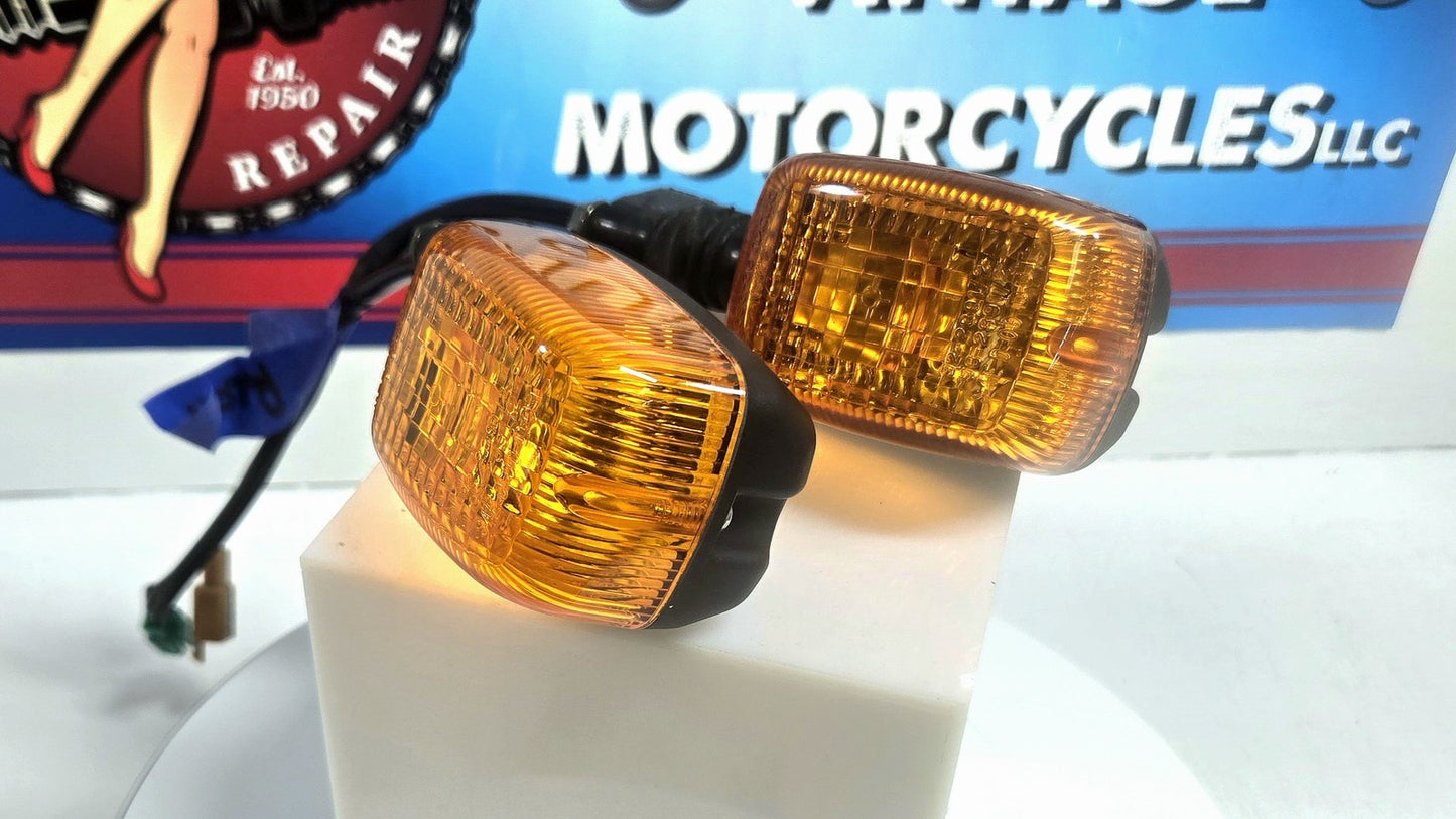 04 to 09 Yamaha XC125 Rear Turn Signals OEM (Pair)