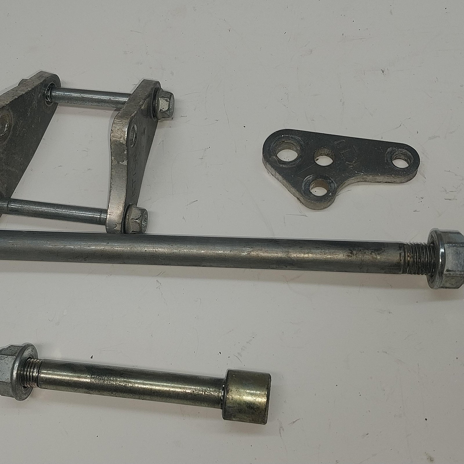1994 HONDA XR250L ENGINE MOTOR MOUNT STAY BRACKETS