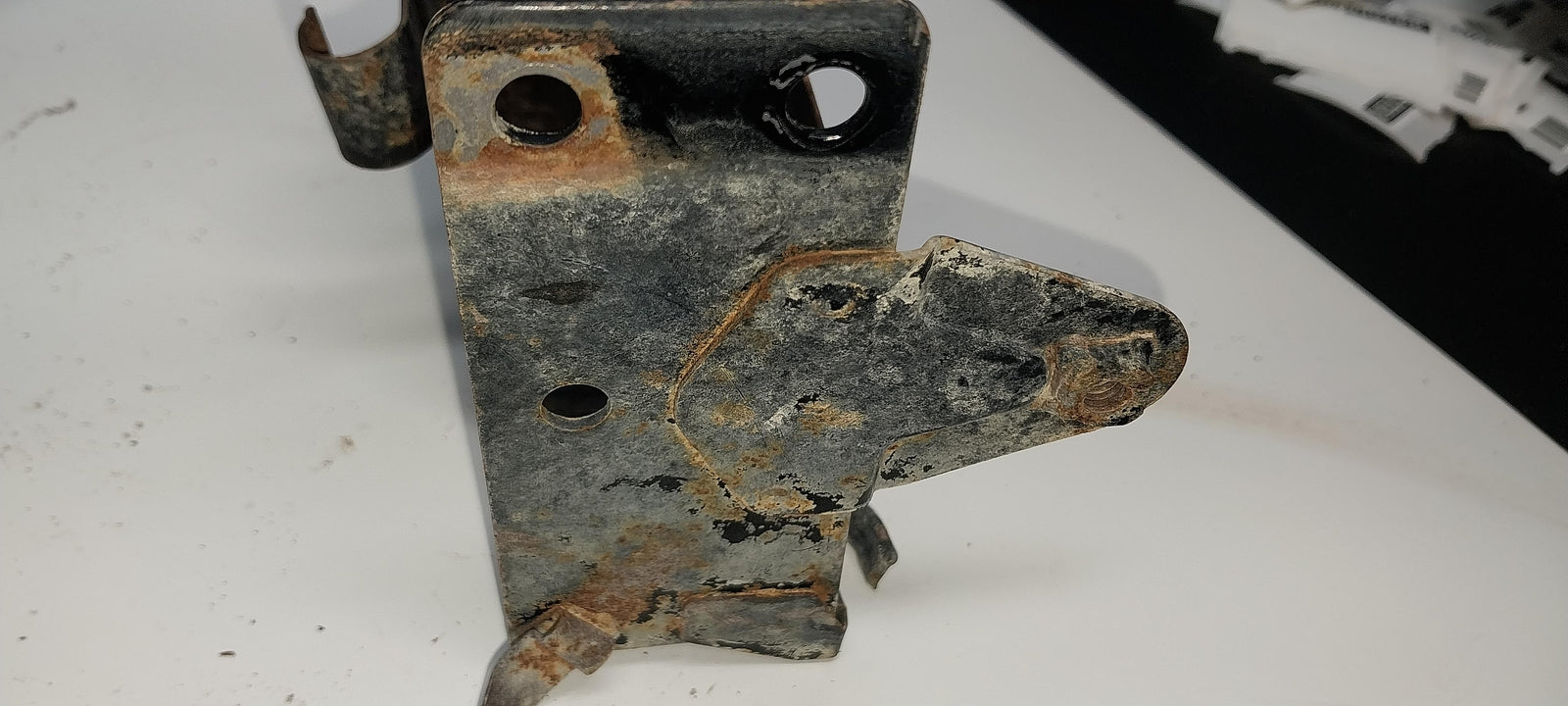 1971 KAWASAKI F8 BATTERY TRAY BOX