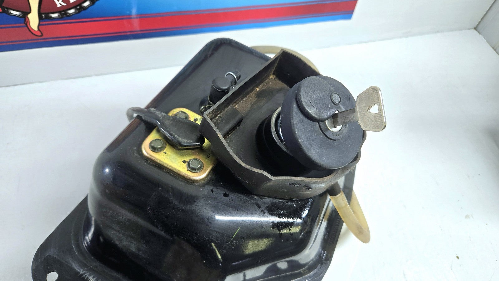 04 to 09 Yamaha XC125 Vino OEM Fuel Tank with Cap and Key