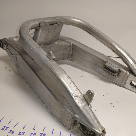 1999 HONDA CBR900RR OEM REAR SWINGARM BACK SUSPENSION SWING ARM