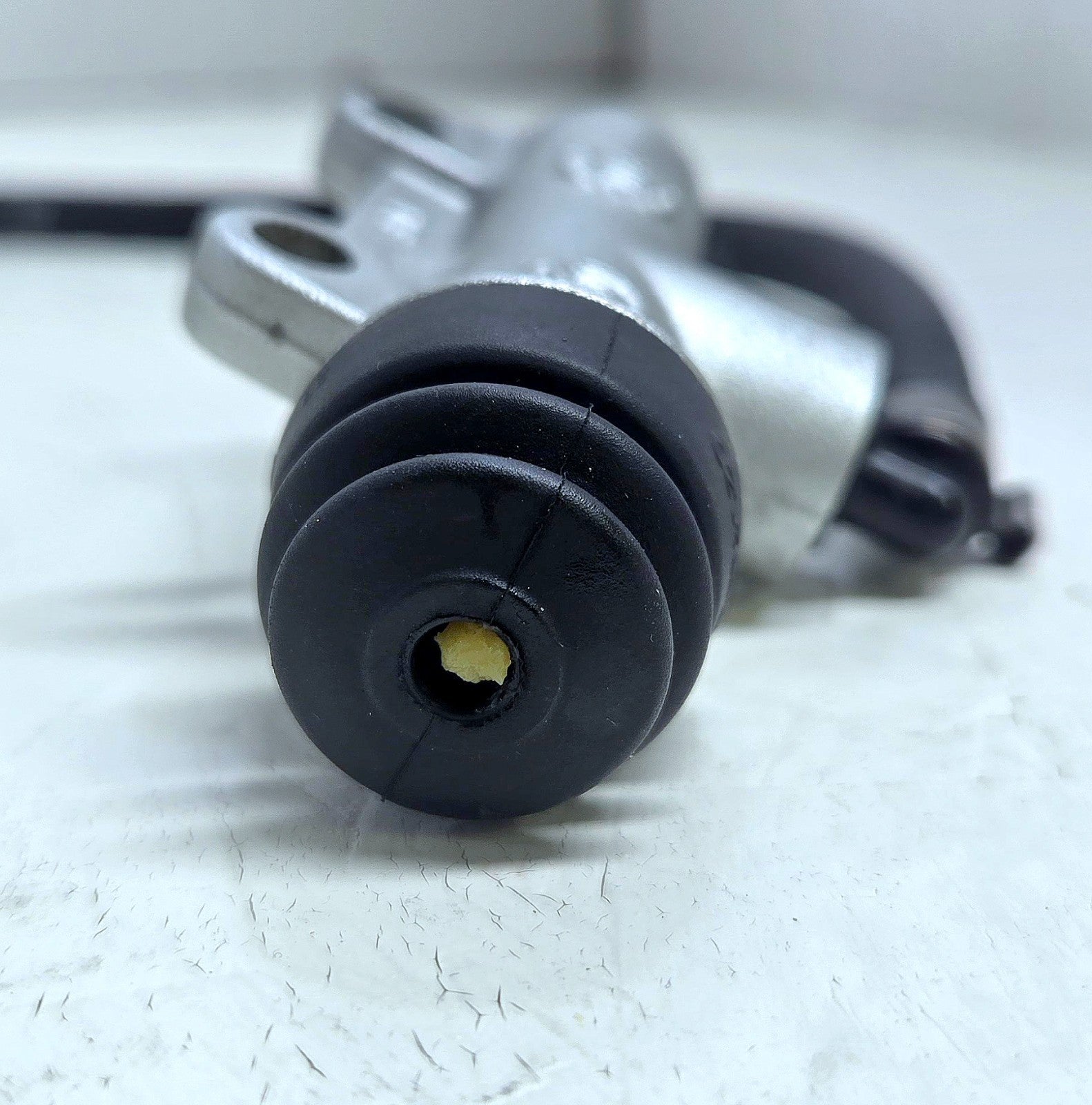 2011 10-13 BMW R1200RT R1200 Rear Brake Caliper Master Cylinder