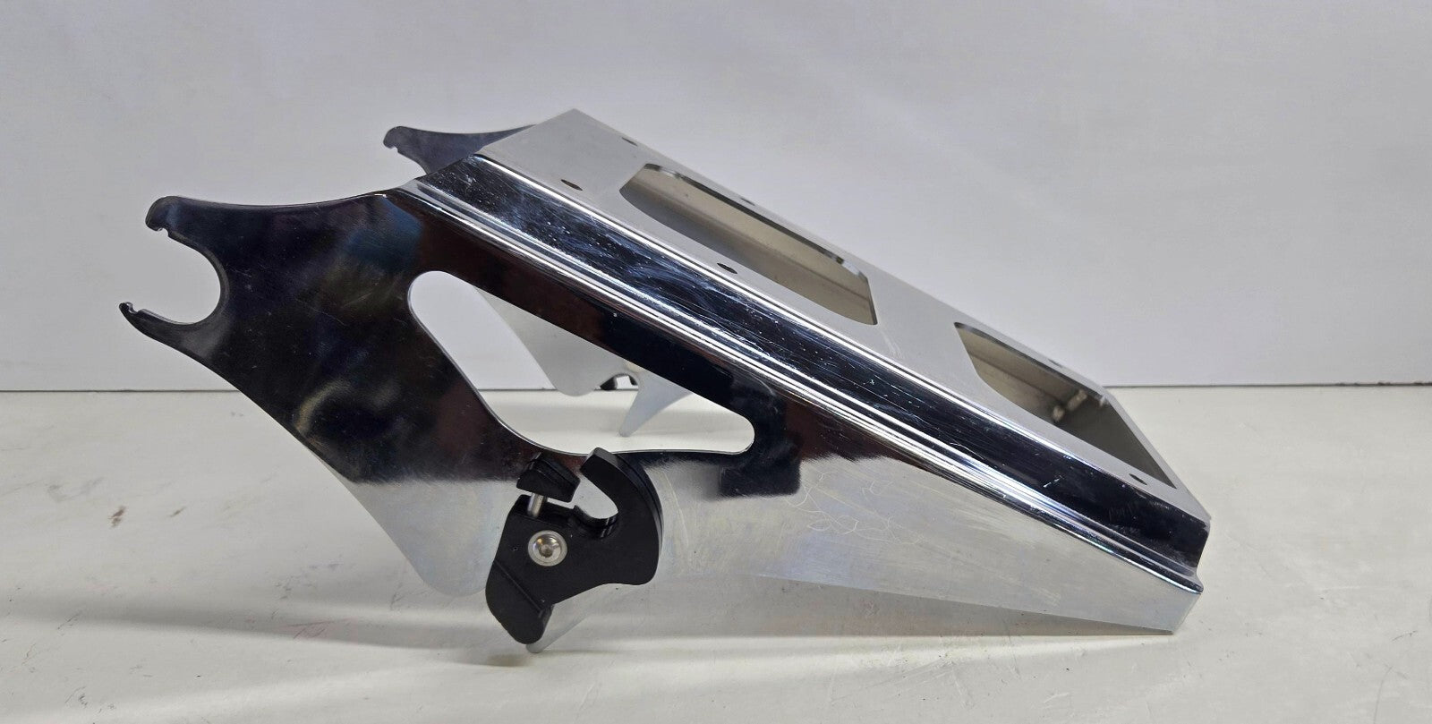 Harley-Davidson Electra Glide Trunk Mount/Tour Pak Mount Bracket