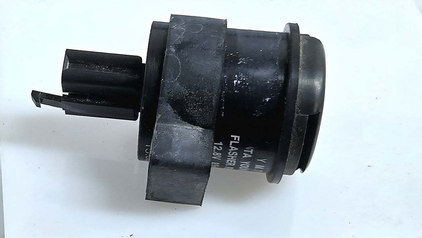 04 to 09 Yamaha XC125 Vino OEM Flasher Relay