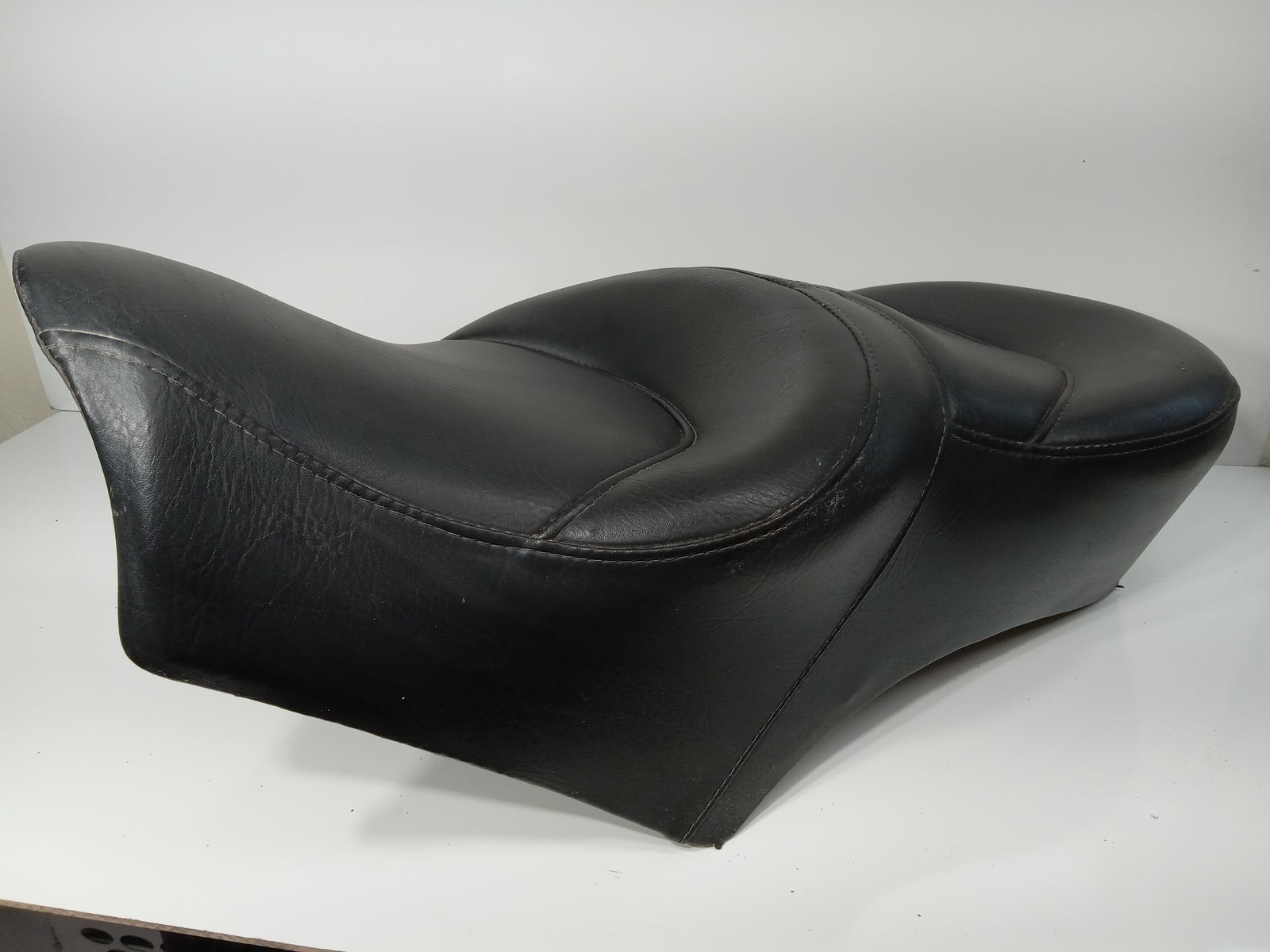 1981 YAMAHA VIRAGO 750 OEM FRONT DRIVERS SEAT