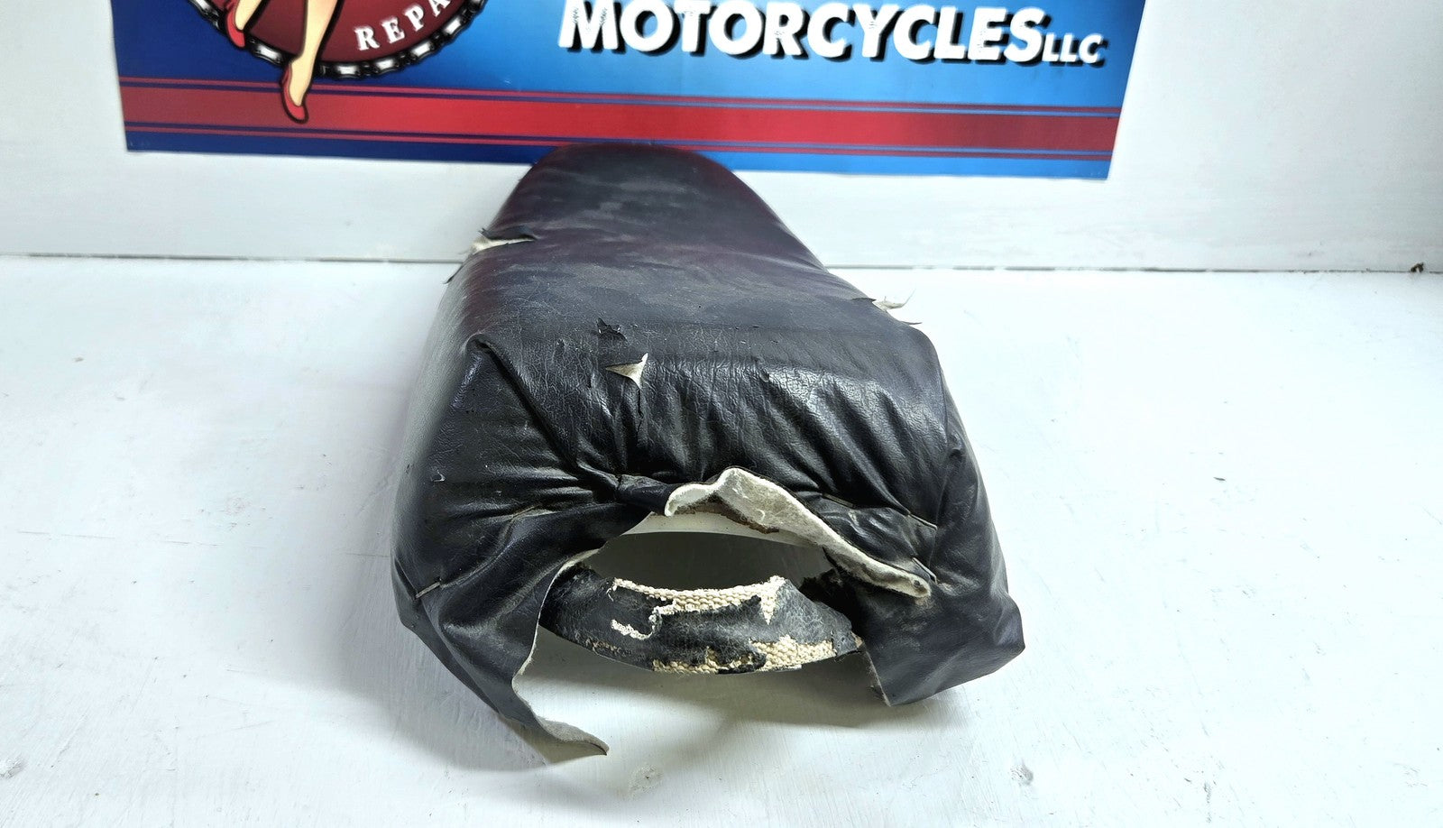 1979 1980 Sukuzi RM60  Seat Pan w/ foam and cover GREAT for restorations