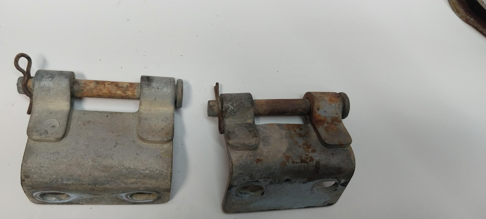 1971 KAWASAKI F8 FRONT GAS TANK BRACKET MOUNT