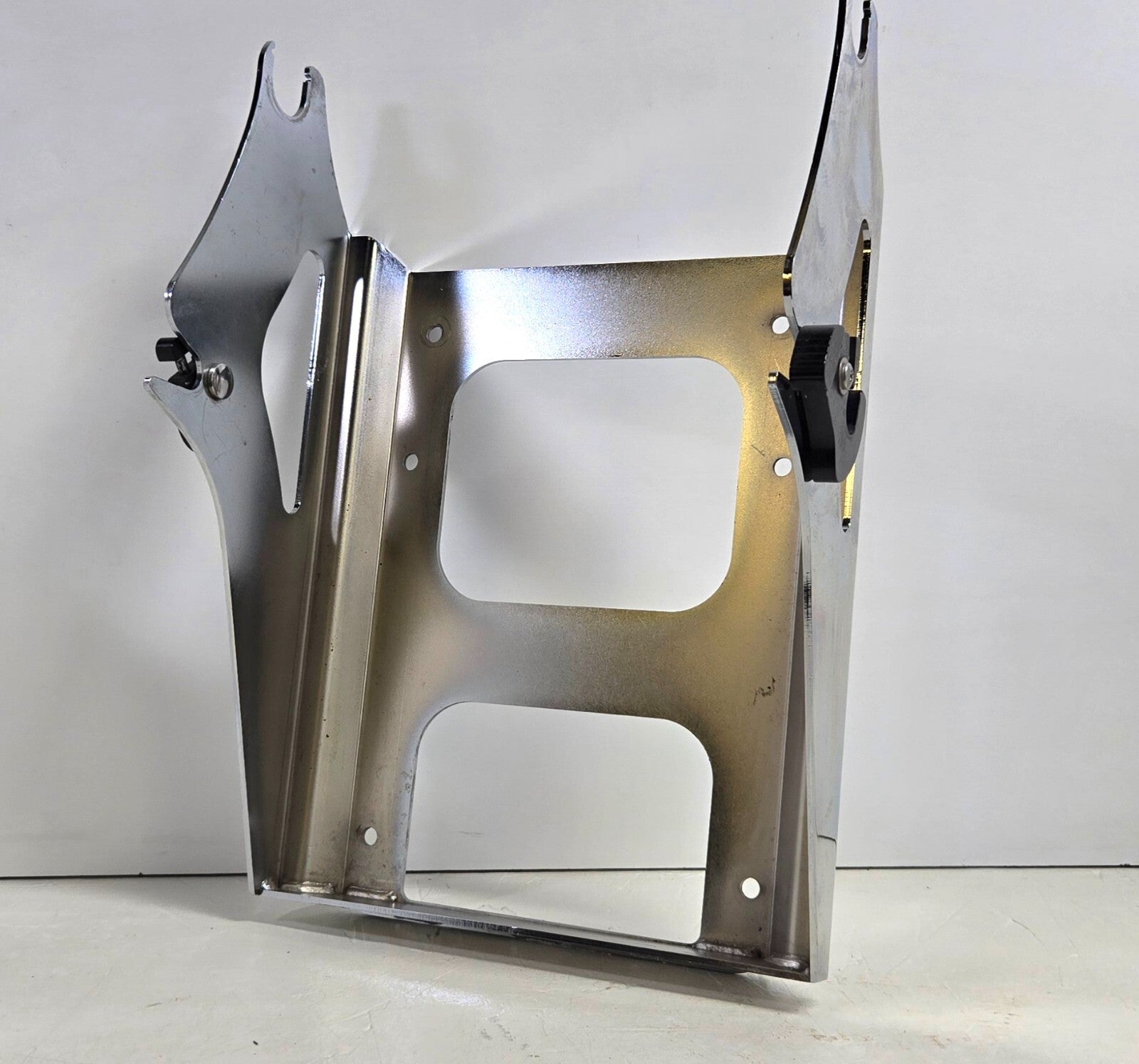 Harley-Davidson Electra Glide Trunk Mount/Tour Pak Mount Bracket