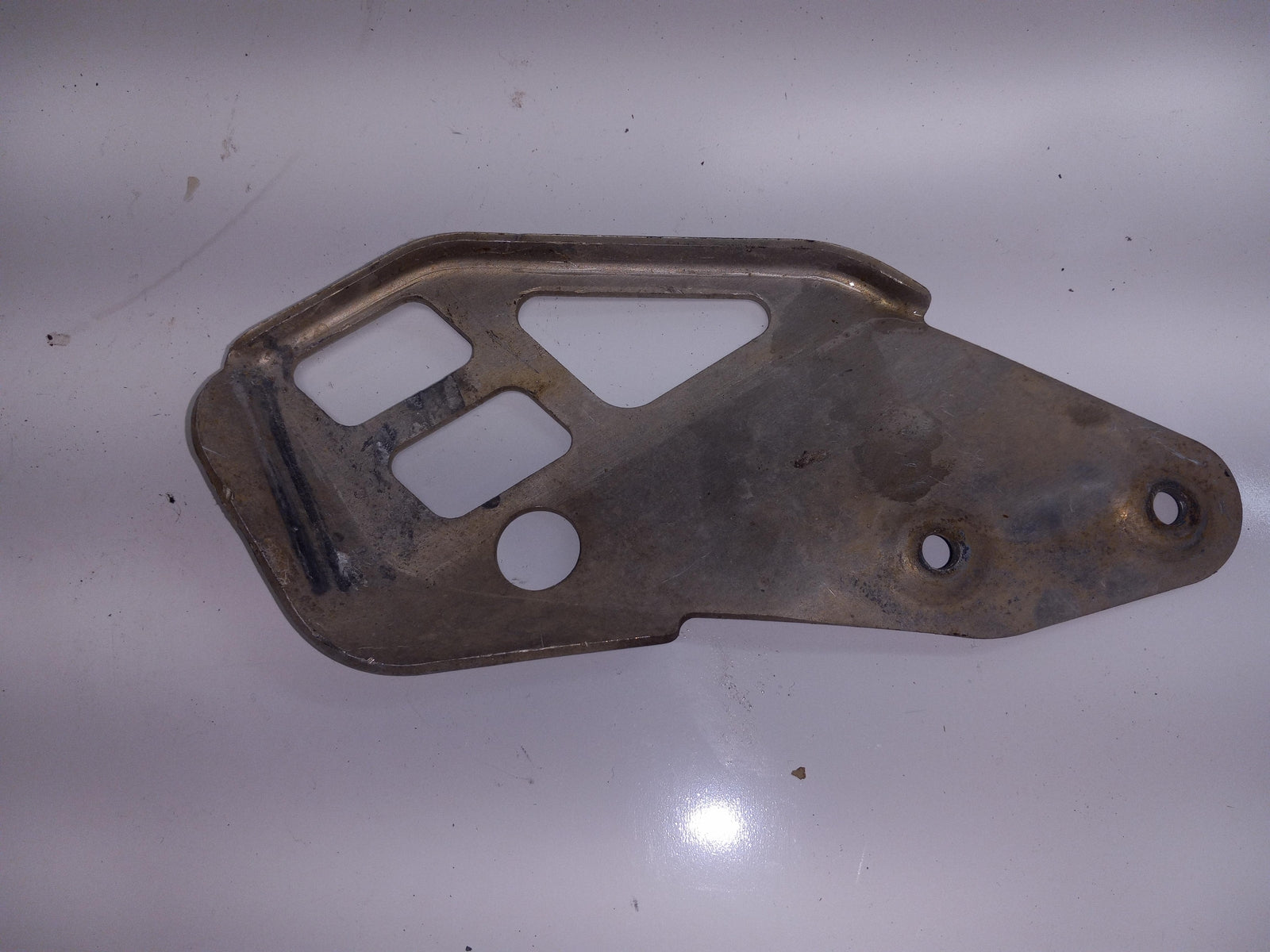 1998 YAMAHA YZ400 OEM MOTOR ENGINE FRONT SPROCKET COVER