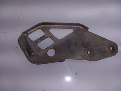 1998 YAMAHA YZ400 OEM MOTOR ENGINE FRONT SPROCKET COVER